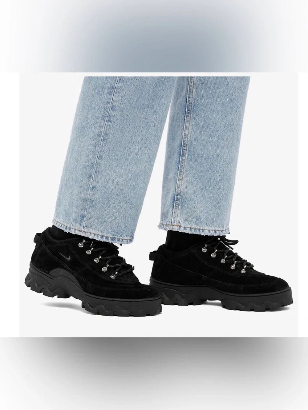 NWOB Nike Lahar Low Triple Black Sneakers. Size 8.